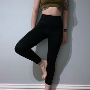 Girlfriend Collective cropped leggings